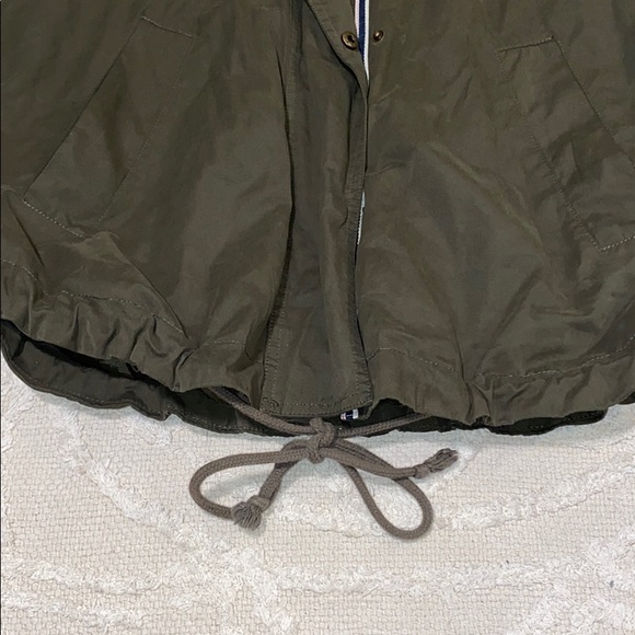 Green 3/4 length sleeve baggy jacket. - Picture 3 of 4
